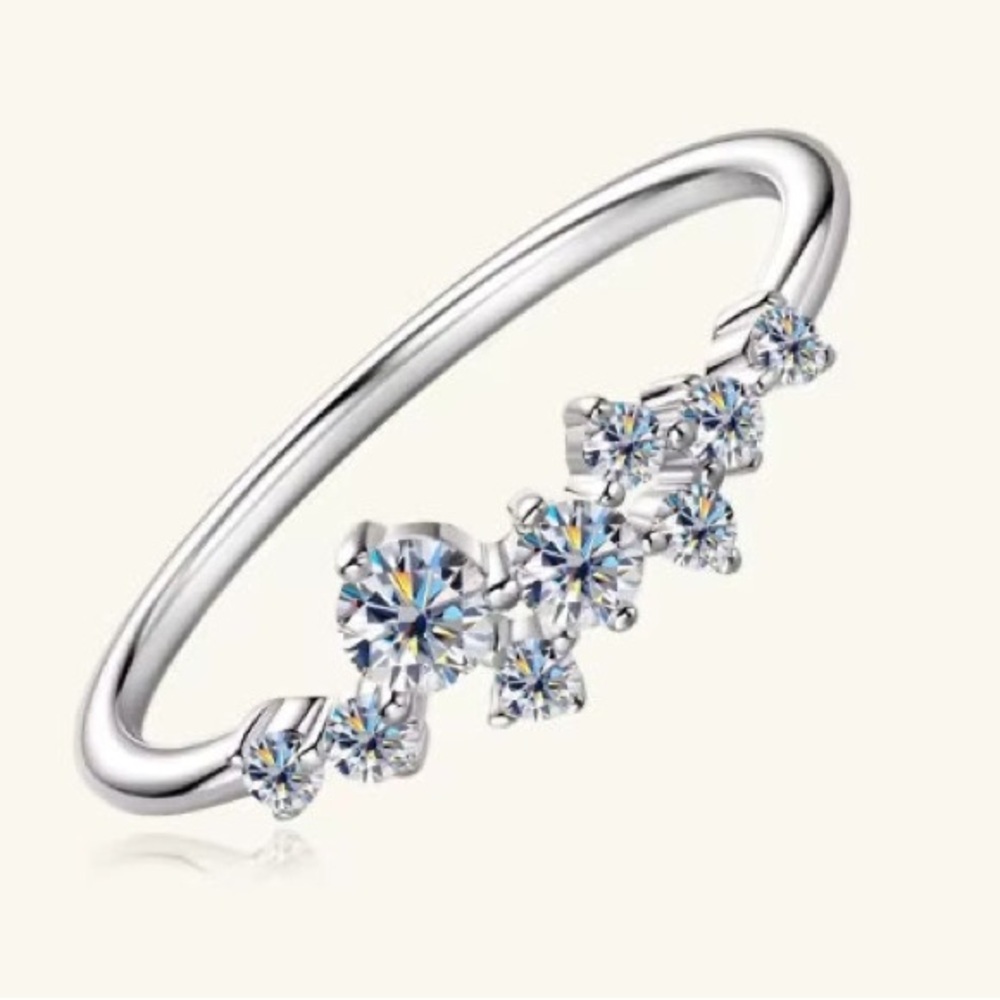 Elegant Silver Ring with Sparkling Stones